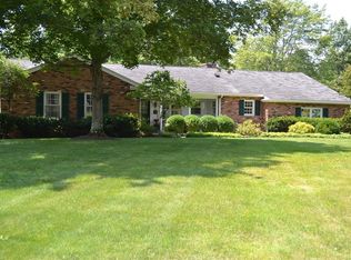 537 Coy Ln, Chagrin Falls, OH 44022