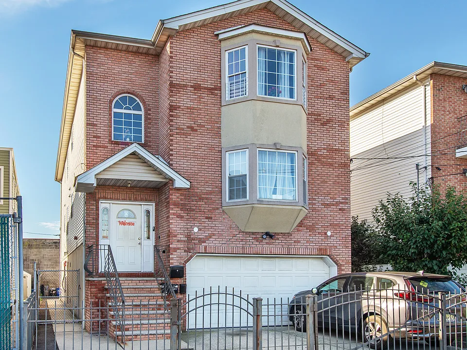 212-214 Astor St #3