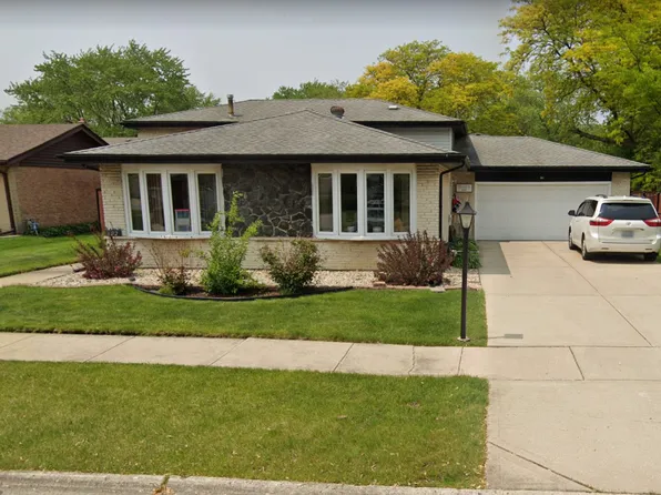 302 S Hickory St, Glenwood, IL 60425