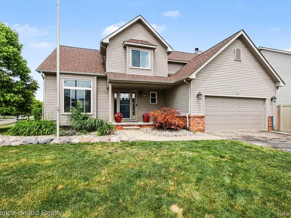 1411 Baywood Cir, Brighton, MI 48116