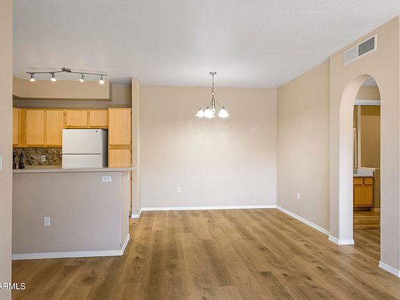 4th image of 4343 E SOLIERE Avenue #1059