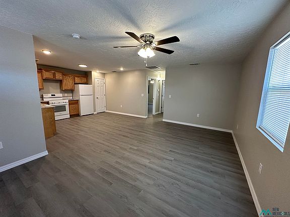 4th image of 1600 W 12th St