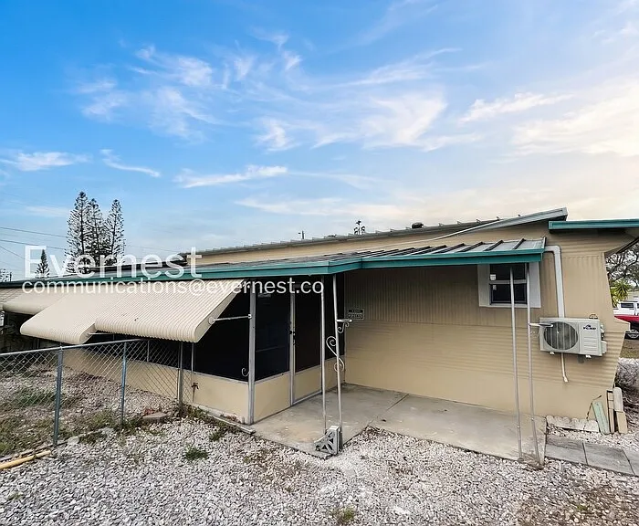 2133 Melody Dr — Photo 2