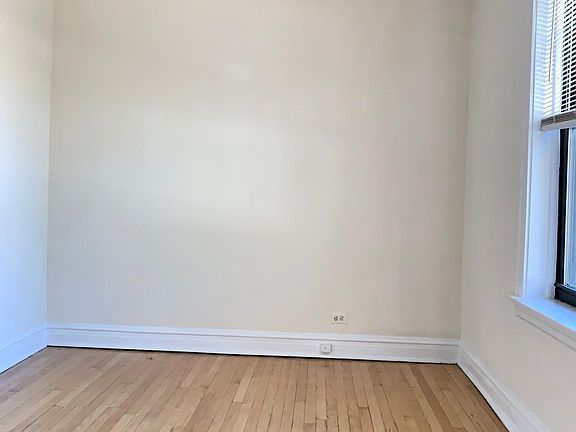 3rd image of 3618 N Marshfield Ave #3S