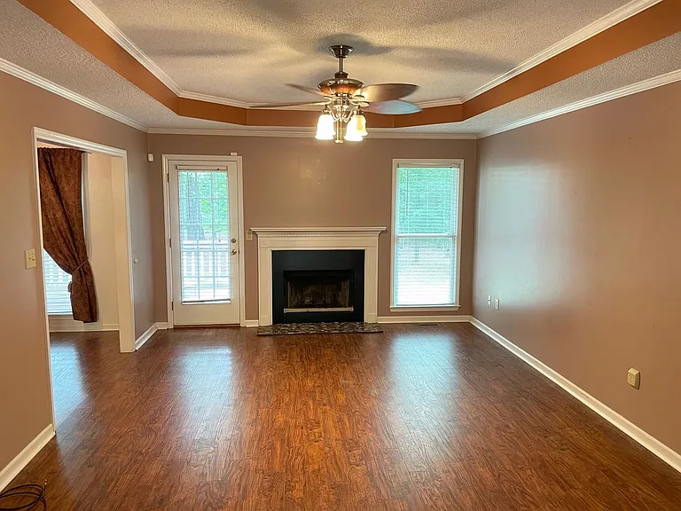300 Pebble Creek Dr — Photo 5