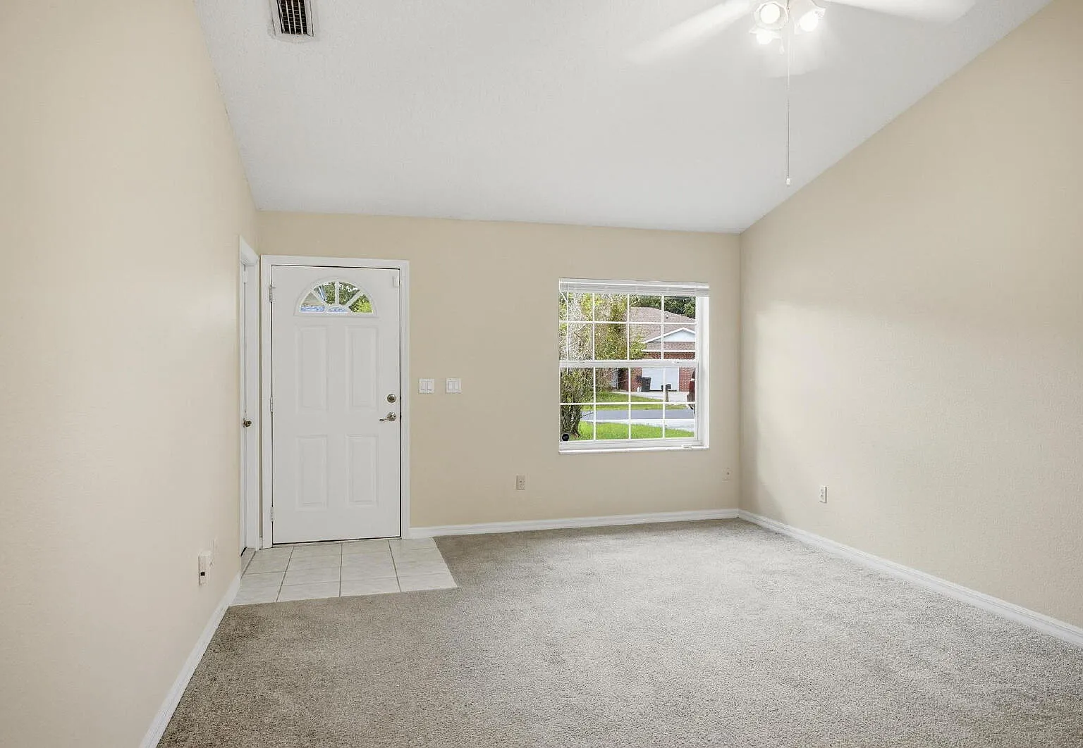 3 bed, 2.0 bath, 1142 sqft, $1,495 — Photo 3