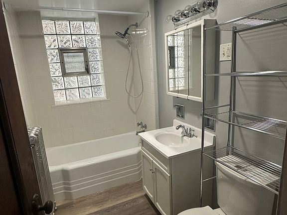 5th image of 5354 N Winthrop Ave #1