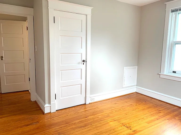 2413 W 16th St — Photo 20