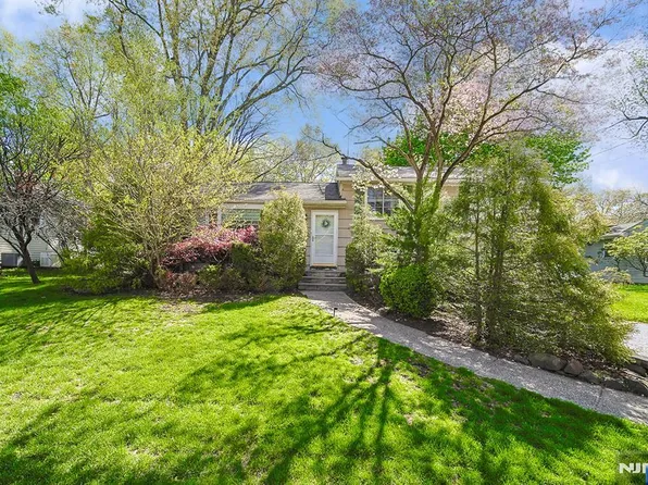 181 Crescent St, Closter, NJ 07624