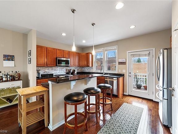 4th image of 1481 Huntington Ln