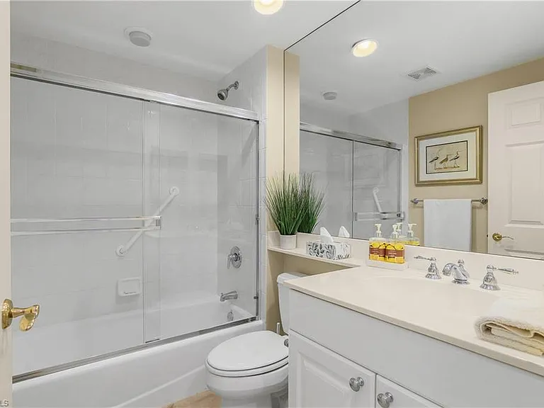 7225 Pelican Bay Blvd #204 — Photo 20