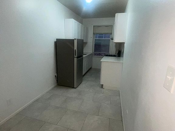 2nd image of 120 Belgrove Dr #3