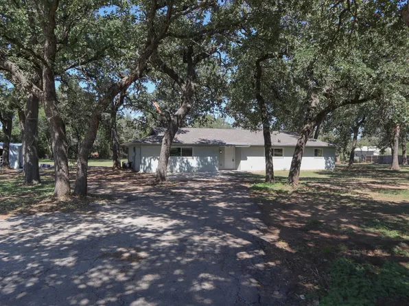 620 N Cedar St, Springtown, TX 76082