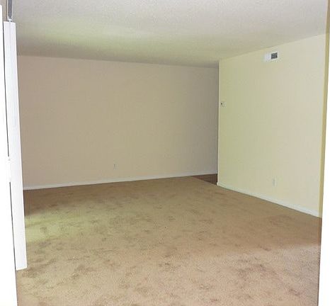 Livingroom 16 x 12.5