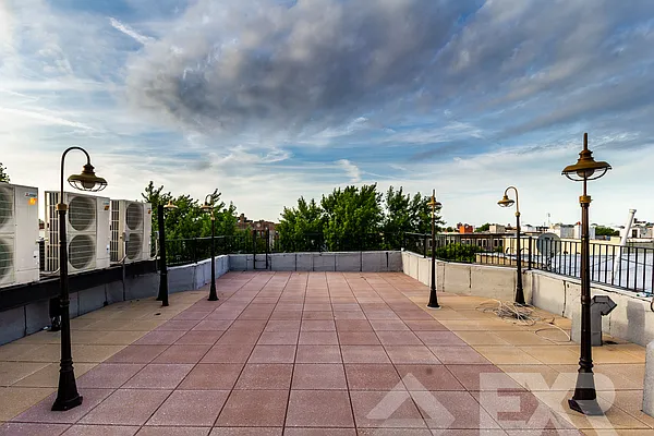 Rented by EXR | media 20