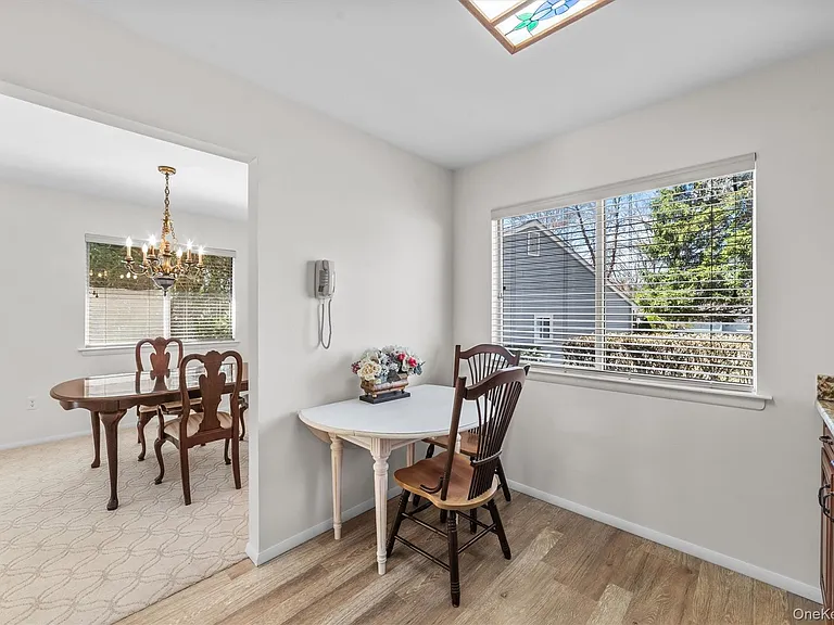 164 Carriage Ct #B — Photo 15
