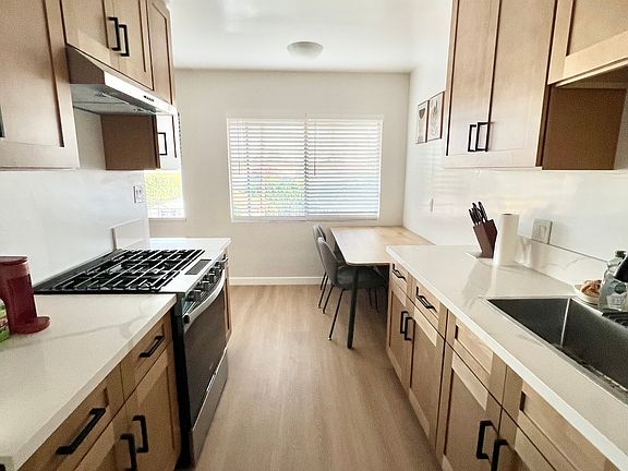 3rd image of 826 N Market St APT 9