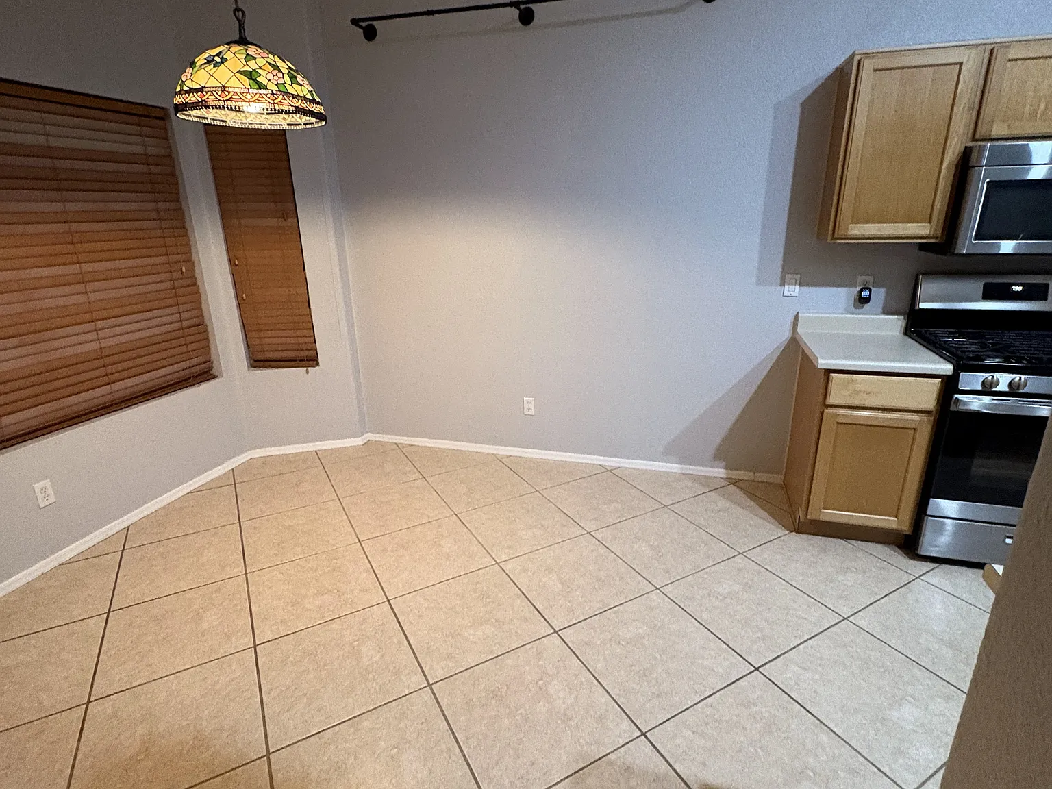 3 bed, 1332 sqft, $2,100 — Photo 4