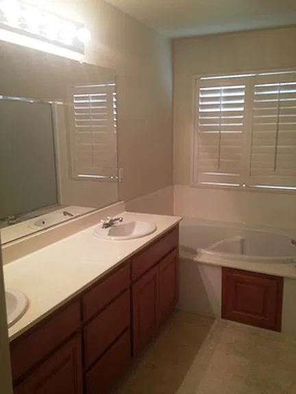 5 bed, 2773 sqft, $3,700 — Photo 2