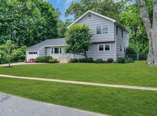 485 Freehold St, Oakhurst, NJ 07755