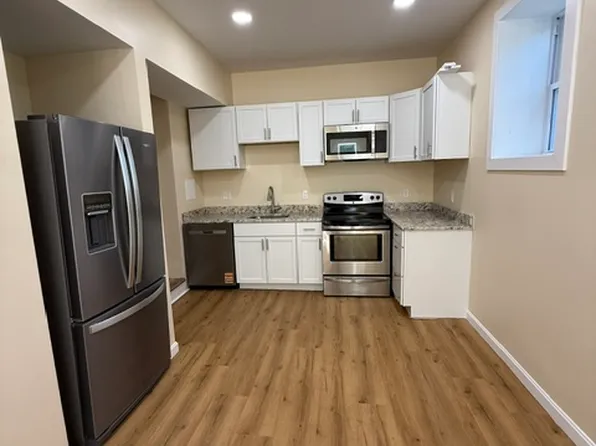 1 Pond Pl #2, Franklin, MA 02038