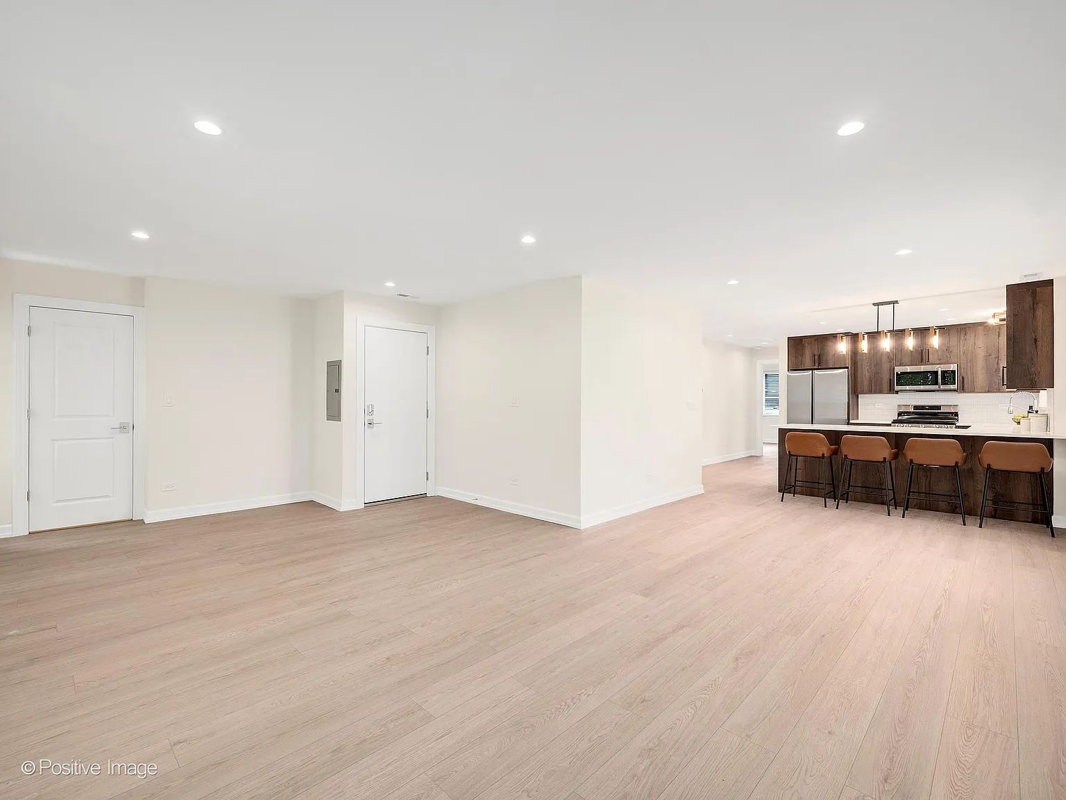 1018 Chicago Ave — Photo 3