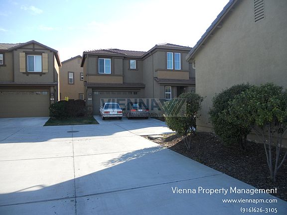 3rd image of 430 Caravaggio Cir