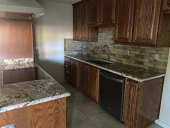 2nd image of 416 Everest Ct