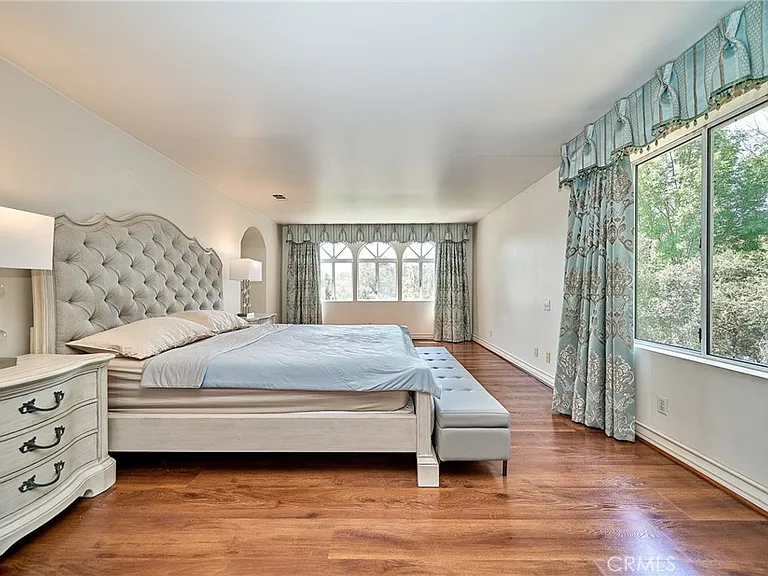 1089 Village Dr — Photo 26