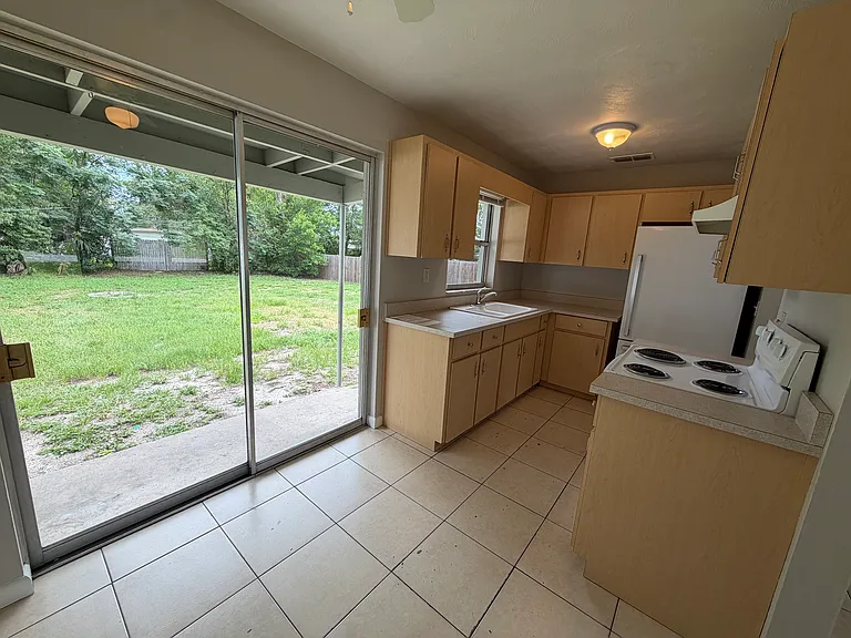 3607 Anna Dr — Photo 3