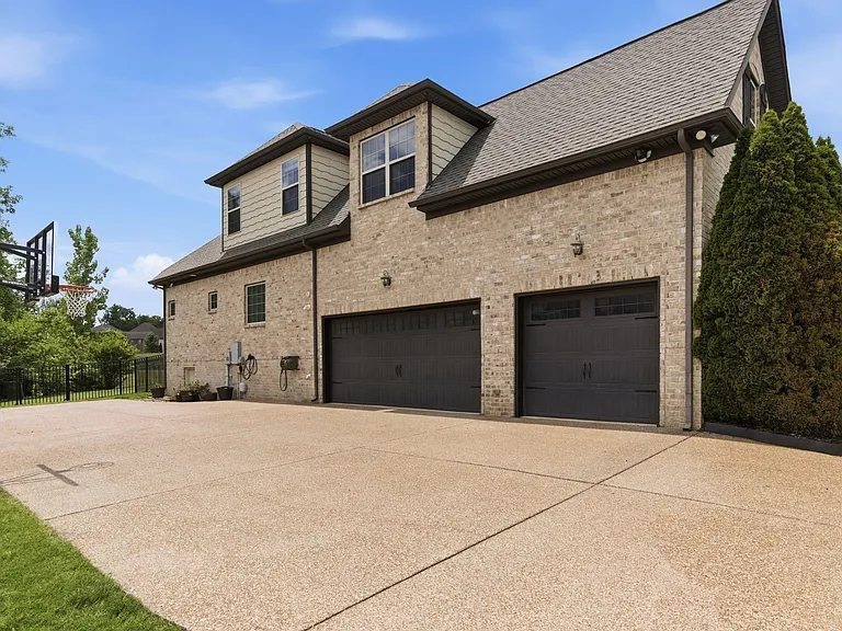 101 Corbin Ct — Photo 4