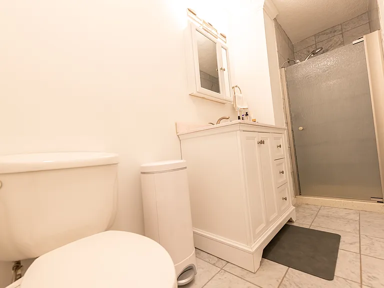 Master Bedroom Full Bathroom