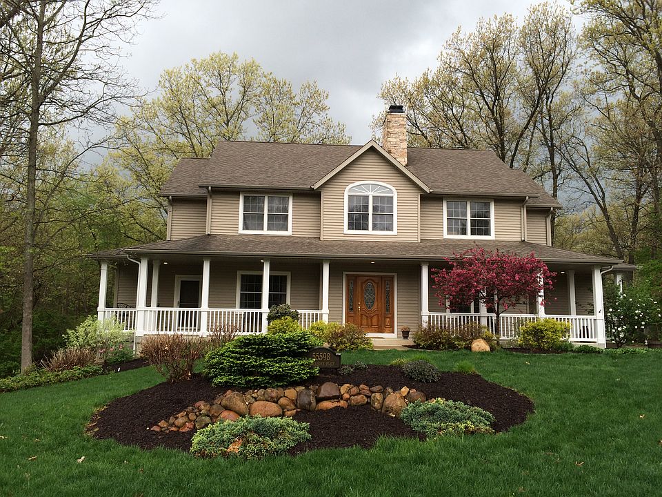 3 doors to house from porch