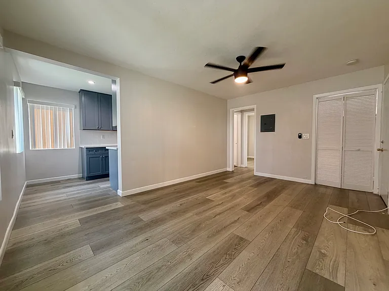 00-1007 E Ocean Blvd #1 — Photo 2