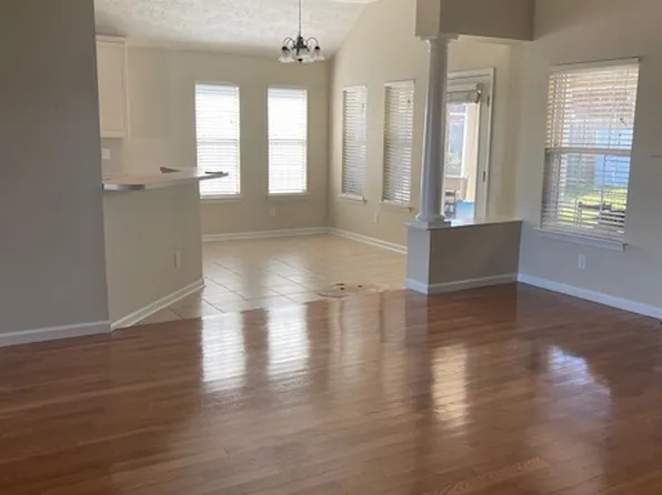 1073 E Poplar St, Prattville, AL 36066