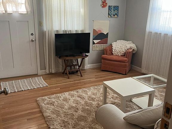 3rd image of 208 W Springfield Ave APT A