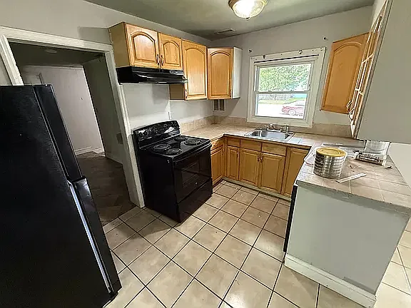 4 bed, 1488 sqft, $2,900 — Photo 2