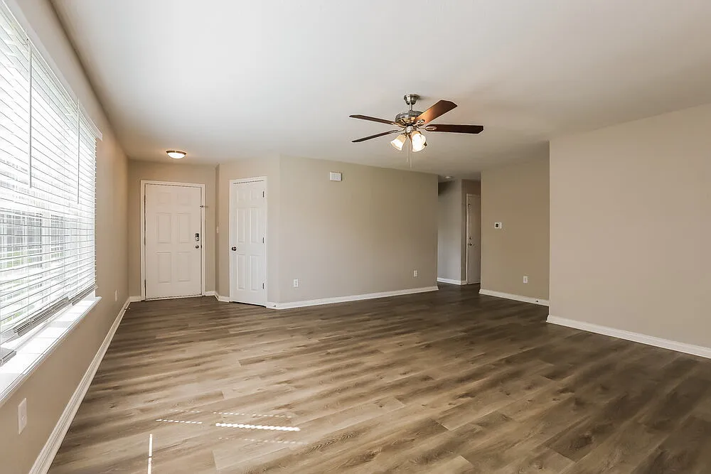 3 bed, 2.0 bath, 1628 sqft, $2,235 — Photo 4