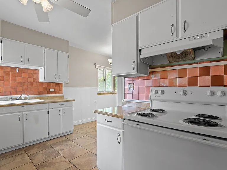 2590 S. Race St. — Photo 16