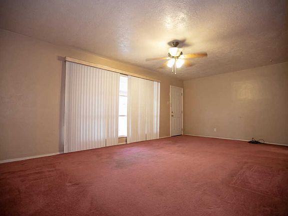 3rd image of 467 Crestwood Pl