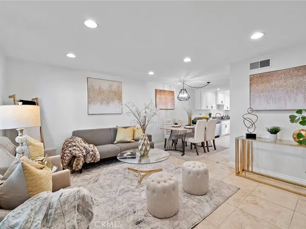 2338 Bunker Hill Way, Costa Mesa, CA 92626