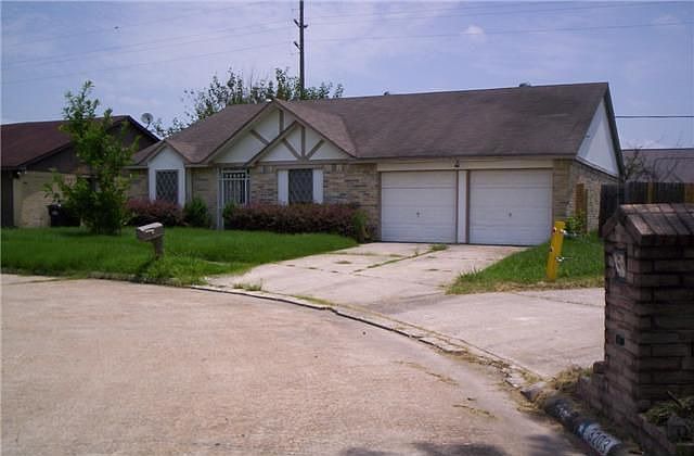 2nd image of 3202 Bolton Gardens Dr