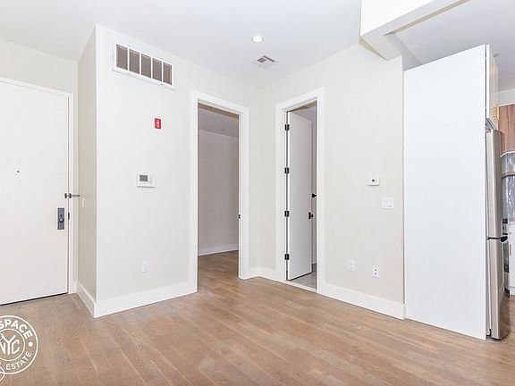 4th image of 492 Gates Ave #7E