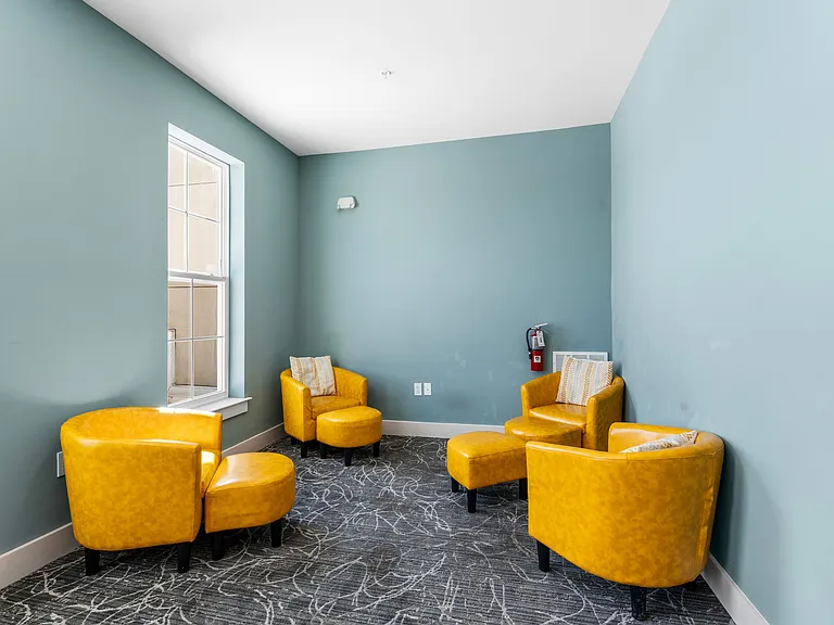 Inviting Cyber Lounge