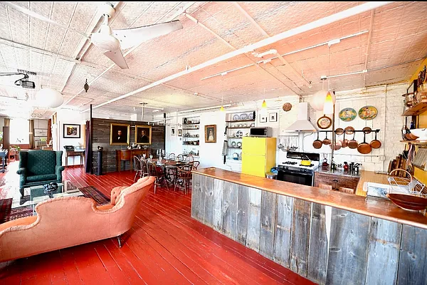 Rented by Level Group | media 25