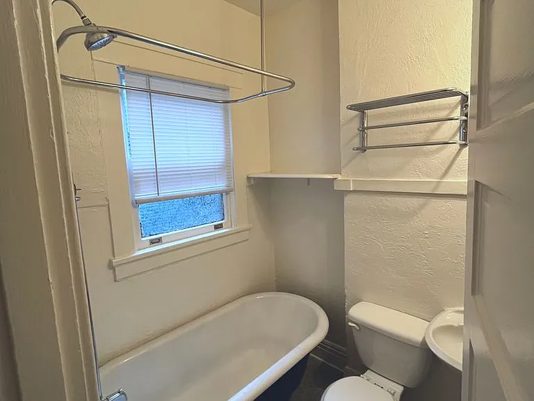 814 NW 22nd Ave — Photo 12