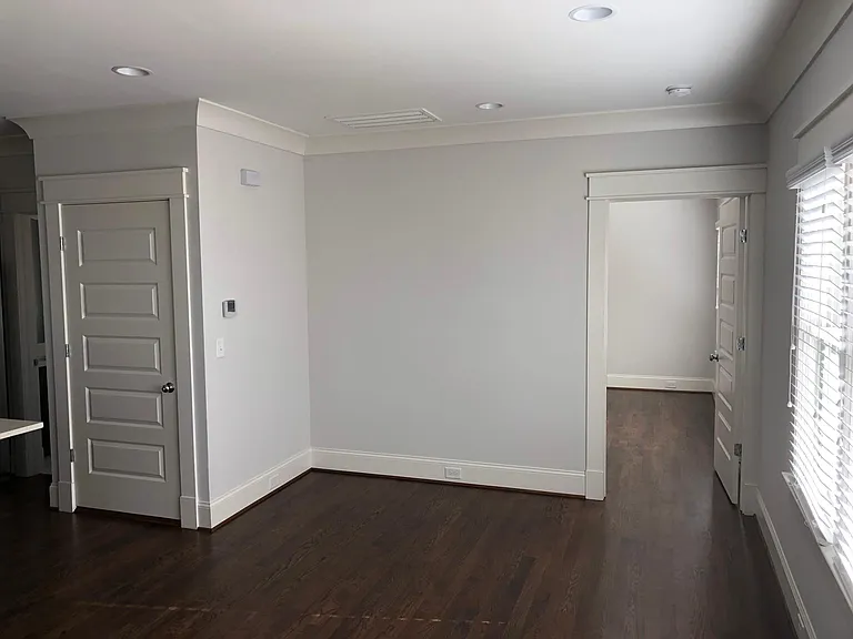 2121 Roslyn Ave — Photo 29
