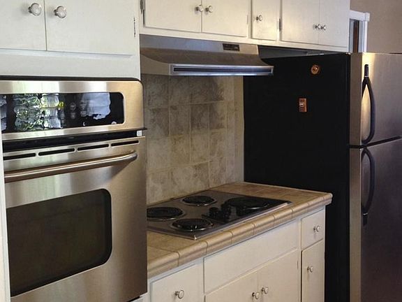 2nd image of 232 E Canterbury Dr