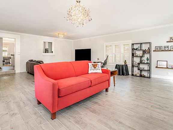 4th image of 240 Green Harbor Rd