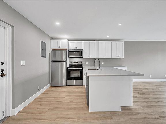 5th image of 615 NE 12th Avenue #412